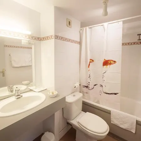 Logis L'auzeraie Hotel 2*